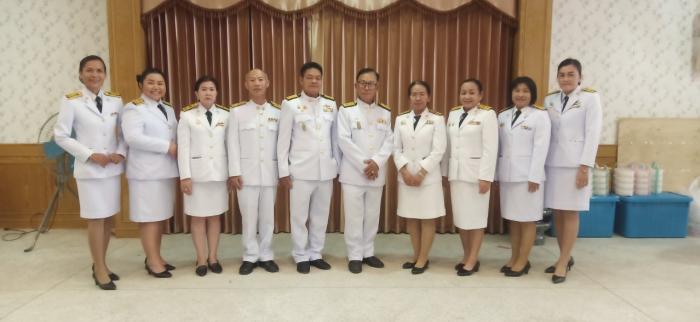 ร่วมพิธีวางพานพุ่ม เพื่อน้อมรำลึกในพระมหากรุณาธิคุณ เนื่องในวันคล้ายวันพระบรมราชสมภพของพระบาทสมเด็จพระบรมชนกาธิเบศร มหาภูมิพลอดุลยเดชมหาราช บรมนาถบพิตร วันชาติ และวันพ่อแห่งชาติ